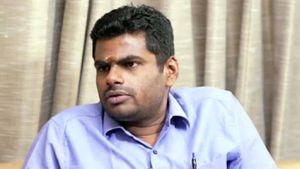 விருதுநகரில் பாரதமாதா சிலை அகற்றம்: 