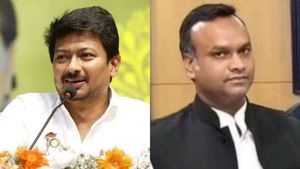 மனிதர்களை சமமாக கருதாத எந்த மதமும் நோய்தான் - உதயநிதியின் சனாதன ஒழிப்பு பேச்சுக்கு கார்கே மகன் ஆதரவு 