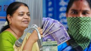 மகளிர் உரிமைத்தொகை.. எஸ்எம்எஸ் வரவில்லை என்றால்.. அமைச்சர் கீதா ஜீவன் சொன்னதை கவனிச்சீங்களா 