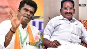 அண்ணாவை பற்றி அவதூறு பேசினால் நாக்கு ''துண்டு.. அழுகிவிடும்''.. சாபம் விட்ட செல்லூர் ராஜூ! 