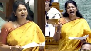  நாடாளுமன்றத்தில் கனிமொழி பேசும்போது..அப்படியே வீடியோவில் கவனிச்சீங்களா? இத்தனை ஆண்டாக இல்லாத விஷயம் 