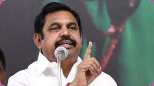 சொந்த மண்ணிலேயே.. 2 முக்கிய புள்ளிகளை கட்சியை விட்டு நீக்கிய எடப்பாடி பழனிசாமி.. அதிரடி ஆக்‌ஷன்! 