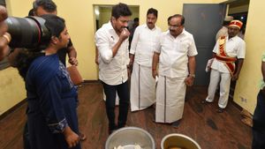 வந்த வேகத்தில் திடீர் ஆய்வு.. ஹாஸ்டல் வார்டனை சஸ்பெண்ட் செய்து அதிரடி காட்டிய அமைச்சர் உதயநிதி! 