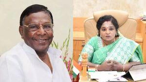 பெண்களுக்கு ரூ.1000: தமிழிசை சொல்வது அப்பட்டமான பொய்.. நிரூபிச்சா பதவி விலக தயாரா? நாராயணசாமி சவால்!
