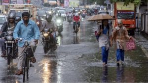 குடை ரெடியா? காலை 10 மணி வரை சென்னை உள்பட 6 மாவட்டங்களில் மழைக்கு வாய்ப்பு! உங்கள் ஊர் இருக்கா? 