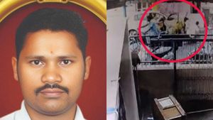 இவ்வளவு மெத்தனமா.. அசால்டாக கார் கதவை திறந்த பெண் மருத்துவர்.. அநியாயமாக பறிபோன உயிர் 