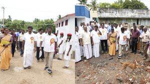 பள்ளியில் கிடந்த மது பாட்டில்கள்.. செல்வப்பெருந்தகைக்கு வந்ததே கோபம்! 2 தலைமை ஆசிரியர்கள் சஸ்பெண்ட்! 