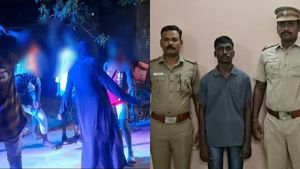  விநாயகர் சதுர்த்தி ஊர்வலத்தில் புர்கா அணிந்து கொண்டு டான்ஸ்.. வேலூர் இளைஞரை தட்டி தூக்கிய போலீஸ்