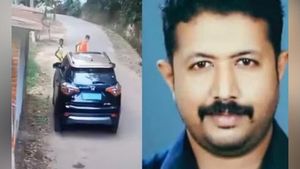 கோயில் சுவரில் சிறுநீர்.. மனைவி முன்பு அவமானப்படுத்திய சிறுவன்.. கேரளாவை நடுங்க வைத்த கணவன் 