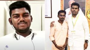  சமூக வலைதளங்களில் சர்ச்சை கருத்து.. குமரி, புதுக்கோட்டை மாவட்ட பாஜக நிர்வாகிகள் 2 பேர் அதிரடி கைது! 