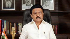 பல்லடத்தில் வெட்டி கொலை செய்யப்பட்ட 4 பேரின் குடும்பத்தினருக்கு தலா ரூ 2 லட்சம் நிதியுதவி 