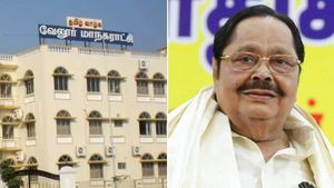 மோசமான அதிகாரிகளை பட்டையை உரிக்கப் போறேன்! எங்கிருந்து தான் வந்தார்களோ? டென்ஷன் ஆன துரைமுருகன்! 