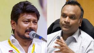  சனாதனம்: உதயநிதி ஸ்டாலின் மீது உ.பி. போலீஸ் வழக்கு! மல்லிகார்ஜூன கார்கே மகனும் சேர்ப்பு!