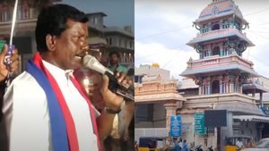 ''காஞ்சி சங்கரமடத்தை தரைமட்டமாக்கி விடுவோம்''! விடுதலை சிறுத்தைகள் கட்சி மாவட்ட செயலாளர் ஆவேசம்! 