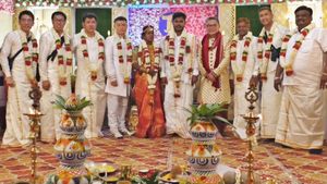 கடல் தாண்டி கல்யாணத்துக்கு வந்த சிங்கப்பூர் தொழில் அதிபர்.. புதுக்கோட்டையே மறக்க முடியாத சர்ப்ரைஸ் 