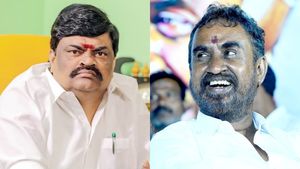 21 நாள் தலைமறைவாக இருந்தேன்! போலீஸில் சிக்காமல் பாதுகாத்தவரே வேலுமணிதான்! ராஜேந்திர பாலாஜி பகீர் 