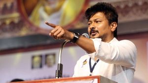  உதயநிதி ஸ்டாலினுக்கு உரிமை இல்லை.. மன்னிப்பு கேட்கனும்.. உ.பியை சேர்ந்த முஸ்லீம் மதகுரு ஆவேசம்!