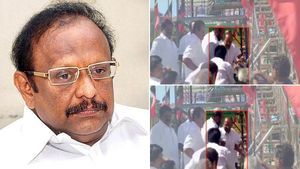திமுக மாவட்ட செயலாளர் காலில் விழுந்த அமைச்சர் ரகுபதி.. 