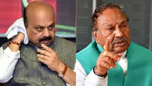 தமிழகத்துக்கு காவிரி நீரா? கர்நாடகாவை ஏமாற்றிய காங்கிரஸ்! பெங்களூர் போராட்டத்தில் முழங்கிய பொம்மை 