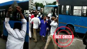  “முஸ்லிம்கள் பேருந்தை உடைப்பதை பார்த்தீங்களா..” கர்நாடகாவில் நடந்ததாக பரவும் வீடியோ - உண்மை என்ன?