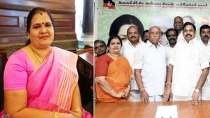 ஏன் மீண்டும் அதிமுகவுக்கு வந்தேன் தெரியுமா? திமுகவில் என்ன நடந்தது? மனம் திறந்த வசந்தி முருகேசன்! 