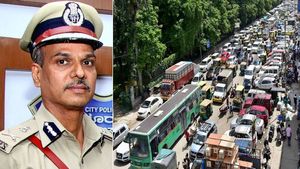1 கிமீ கடக்க 2 மணிநேரம்! விவாதமான பெங்களூர் டிராபிக்.. பலிகடாவாகும் ஐபிஎஸ் அதிகாரி? தூக்கியடிப்பு 