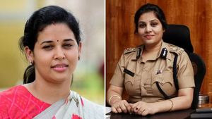 ஷேரான அந்தரங்க போட்டோ! கர்நாடகாவை அலறவிட்ட ரோகினி, ரூபாவுக்கு 7 மாதத்துக்கு பின் பதவி! முழுவிபரம் 
