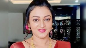 கேரளாவில் ஷாக்.. பிரபல மலையாள நடிகை மர்மான முறையில் வீட்டில் சடலமாக மீட்பு.. கொலையா? 