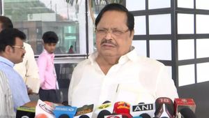 காவிரி விவகாரம்: மத்திய நீர்வளத்துறை அமைச்சரிடம் முறையிட்டது என்ன? துரைமுருகன் டெல்லியில் விளக்கம் 