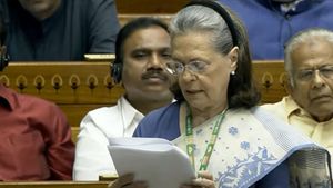 33% மகளிர் இடஒதுக்கீடு.. ஆதரிப்பதாக அறிவித்து “செக்” ஒன்றையும் வைத்த சோனியா காந்தி! என்ன பண்ணுவாங்க? 