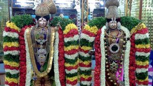 திருப்பதி பிரம்மோற்சவம்.. ஏழுமலையானுக்கு அணிவிக்க திருமலைக்கு புறப்பட்ட ஆண்டாள் சூடிய மாலை 