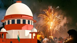 தீபாவளிக்கு 2 மணி நேரம் மட்டுமே பட்டாசு வெடிக்க அனுமதி.. சுப்ரீம் கோர்ட் தீர்ப்பு 