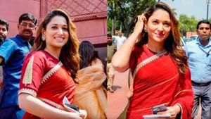 பார்லிமென்ட்ல யார்னு பாருங்க.. சிவப்பு சேலையில் நடிகை தமன்னா! 