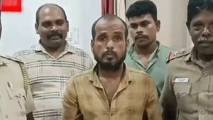 ஹலோ யாரு செல்போன் ஓனரா? நான் திருடன் பேசுறேன்! 4 போனுக்கு 15 ஆயிரம் கொடுங்க.. பேரம் பேசிய நபர் கைது 