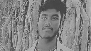 டாட்டூ குத்தியதால் கல்லூரி மாணவர் மரணம்.. டாட்டூ பிரியர்களுக்கு எச்சரிக்கை.. என்ன நடந்தது? 