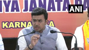 அய்யய்யோ தமிழ்நாட்டுக்கு காவிரி நீர் போகுதே- பெங்களூரில் தண்ணீர் பஞ்சம்..பாஜக தேஜஸ்வி சூர்யா ஒப்பாரி 