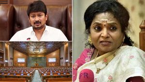 நடிகைகள் புதிய நாடாளுமன்றம் செல்வதை நடிகரான உதயநிதி விமர்சிக்கிறார்.. தமிழிசை தாக்கு 