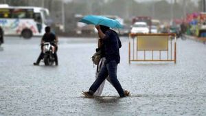 விலகிய தென்மேற்கு பருவமழை.. பின்னாடியே வருது வடகிழக்கு பருவமழை.. ஆரம்பமே அசத்தல் 