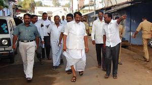 கோவை மக்களவைத் தொகுதி! MP சீட் வாங்கி அரசியலில் மீண்டும் ஒரு ரவுண்டு! மாஜி அமைச்சரின் முயற்சி! 