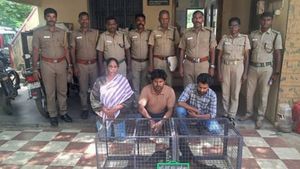 மலேசியாவிலிருந்து திருச்சி வந்த விமானம்.. விஜயலட்சுமியின் கைப்பையை திறந்த சுங்கத்துறை.. அதிர்ச்சி 