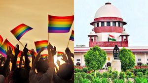 தன் பாலின உறவு ஓகே..  சட்டப்பூர்வ திருமண அங்கீகாரம்தான் இல்லை- சுப்ரீம் கோர்ட் சொல்வது இப்படித்தான்!