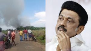  சிவகாசியில் வெடித்து சிதறிய பட்டாசு ஆலைகள்.. 13 பேர் உடல் கருகி பலி.. முதல்வர் இரங்கல்