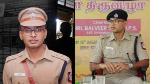 பல்லை பிடுங்கிய போது.. சிசிடிவி கேமராவை ஆப் செய்ய சொன்ன பல்வீர் சிங்.. ஹைகோர்ட் கிளையில் ஷாக் தகவல் 