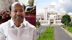 பெரியார் பல்கலைக்கழக பதிவாளர் பதவி தேர்வில் முறைகேடு.. அரசே நடத்த டாக்டர் ராமதாஸ் கோரிக்கை 