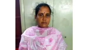 மன்னார்குடியில் போலீசுக்கு மட்டுமல்ல.. திருடர்களுக்கே அல்வா.. சொந்த வீட்டிலேயே.. கம்பி எண்ணும் லாவண்யா 