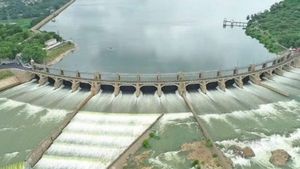  மேட்டூர் அணையின் நீர்மட்டம் 32 அடியாக சரிவு.. நீர் திறப்பு நாளை முதல் நிறுத்தம்.. விவசாயிகள் கவலை