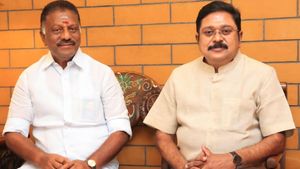 ஓபிஎஸ் அந்த முடிவை எடுத்தாலும் நாங்க போக மாட்டோம்.. என்ன டிடிவி தினகரன் பட்டுனு இப்படி சொல்லிட்டாரு? 