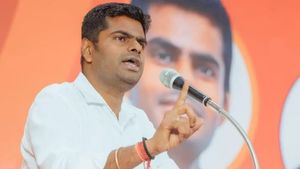 பாஜக மாநில தலைவர் பதவி வெங்காயம் போன்றது - டெல்லி செல்லும் முன்பு அண்ணாமலை பேட்டி 