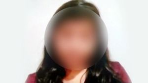 டைப்ரைட்டிங் இன்ஸ்டிடியூட்டில் அசிங்கம்.. போன் முழுக்க அங்கங்கள்.. 68 வயசு சத்தியமூர்த்தியை பாருங்க