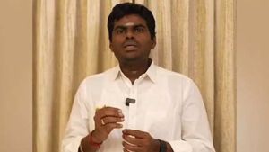 முறிந்த கூட்டணி.. டெல்லியில் முகாமிட்ட அண்ணாமலை.. தள்ளிப்போன தமிழக பாஜக ஆலோசனை கூட்டம் 